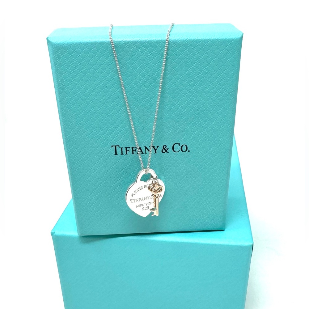 Authentic Tiffany & co. Return To Heart Tag / Key Necklace.